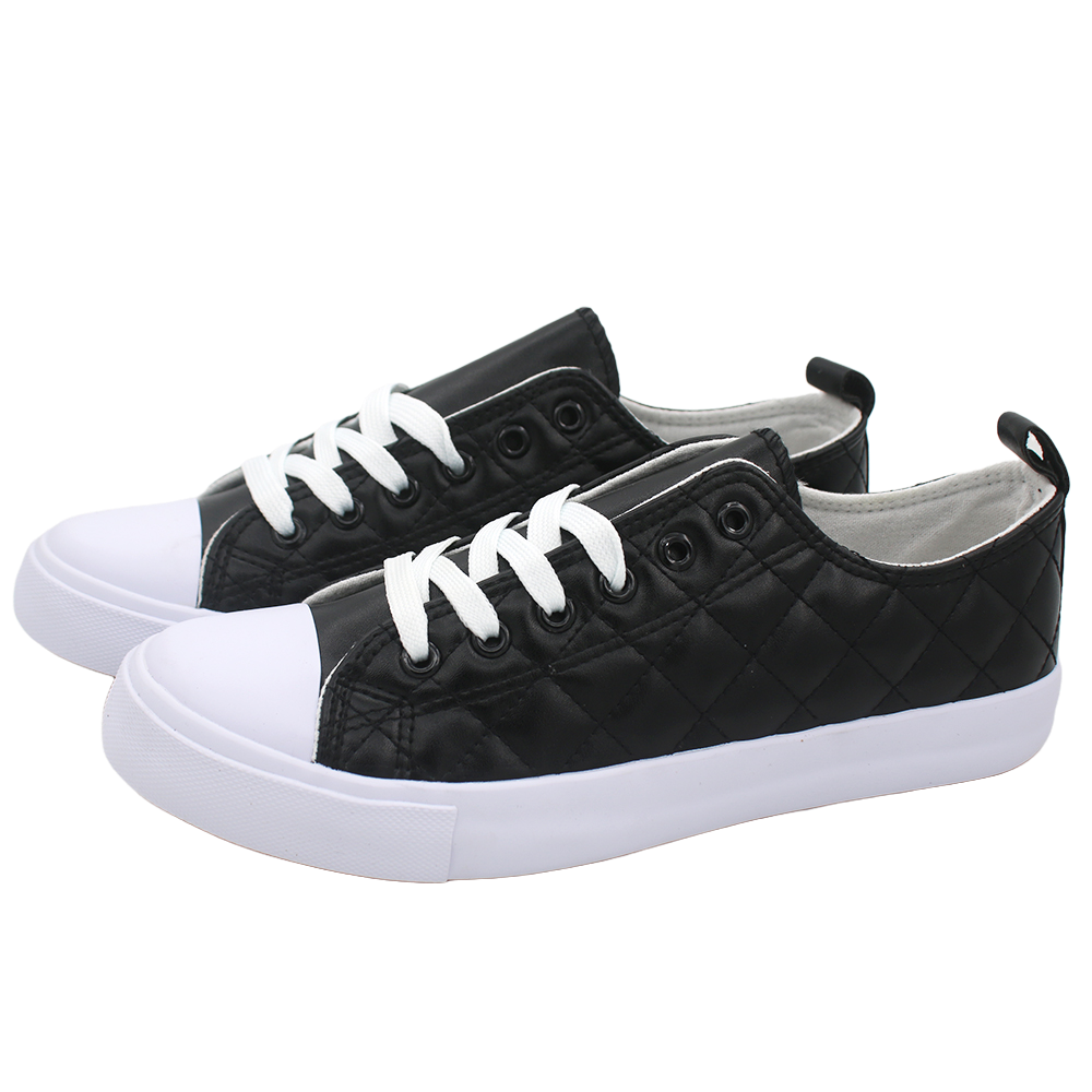 Women's Quilted Toe Cap Everyday Lace Up Sneakers - Black